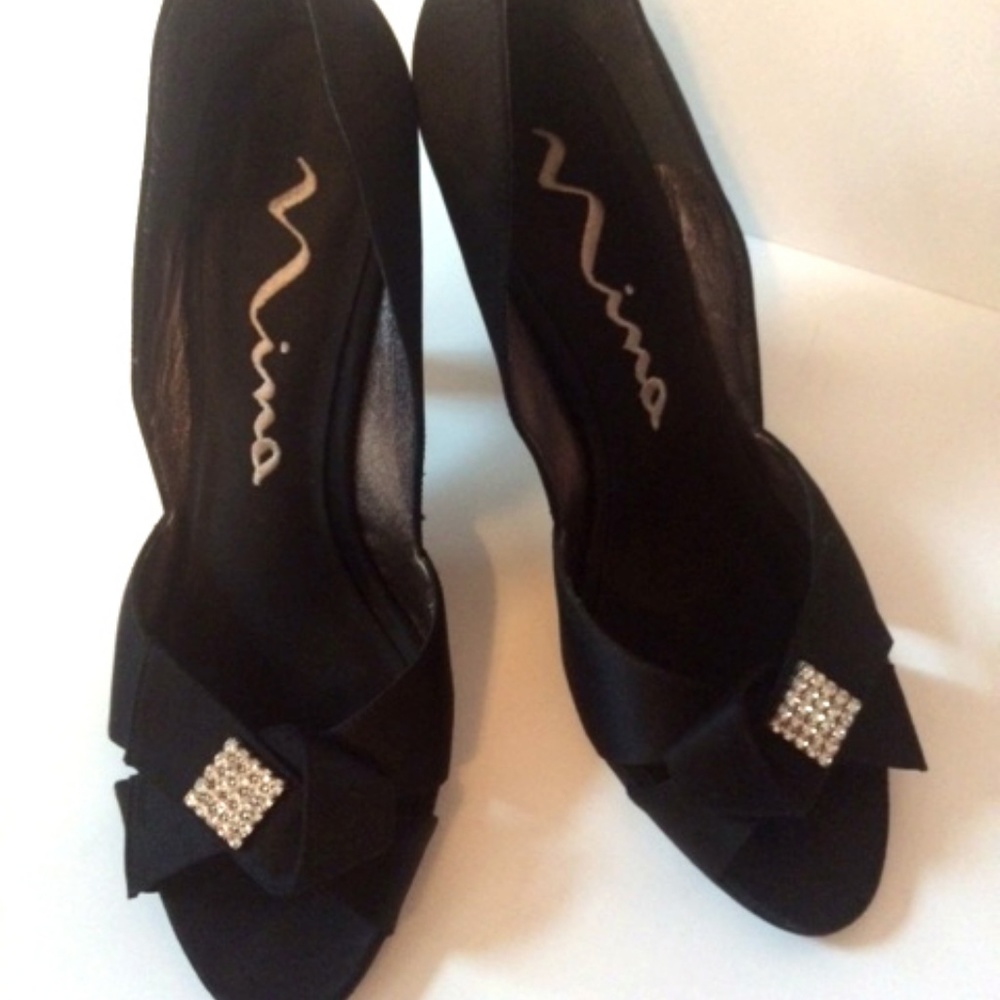 Nina peeptoe heel with rhinestone decoration 10M